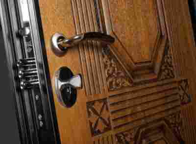 Стальные двери: безопасность, долговечность и эстетика