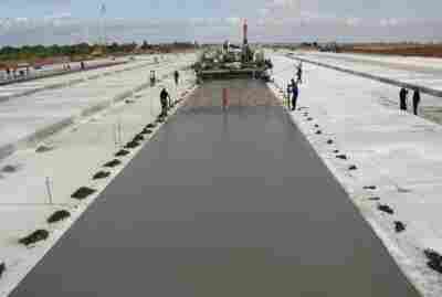 Как строят бетонные ВПП?